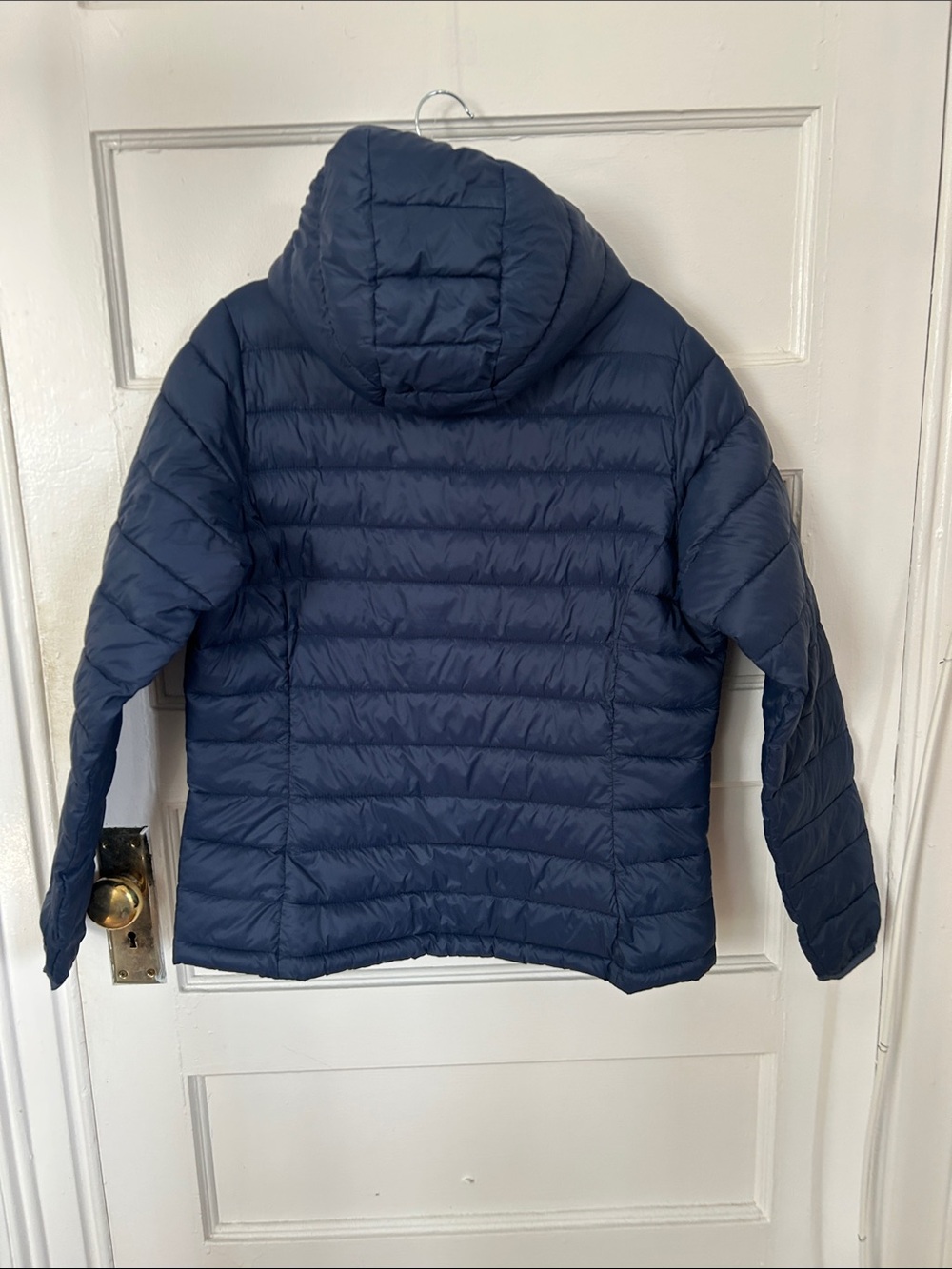 Amazon Essentials Women's Hooded Quilted Puffer Jacket in Navy Blue, Size L, EUC - Picture 3 of 10